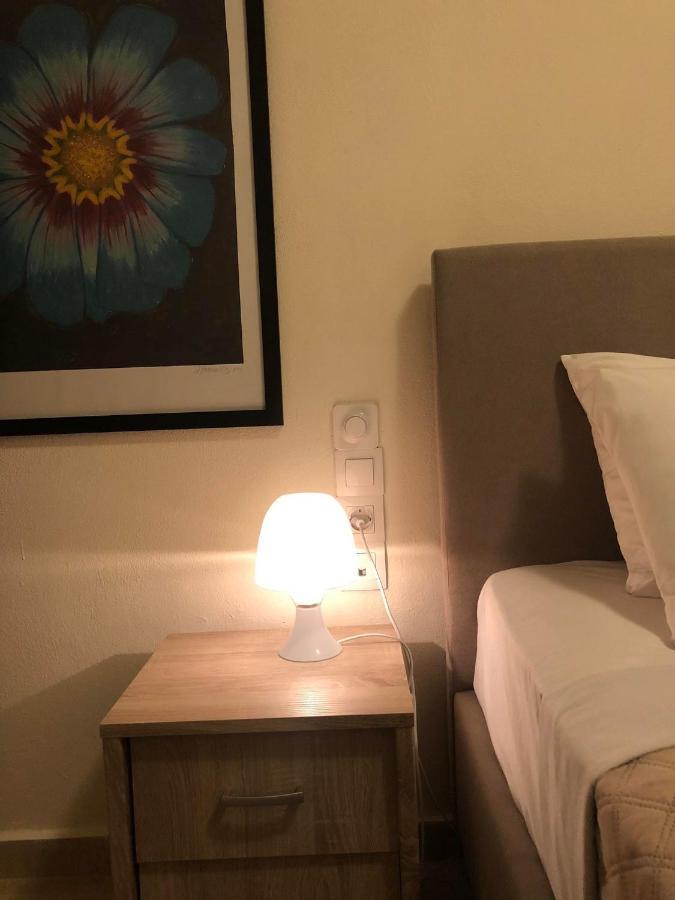 Lemon Apartment *